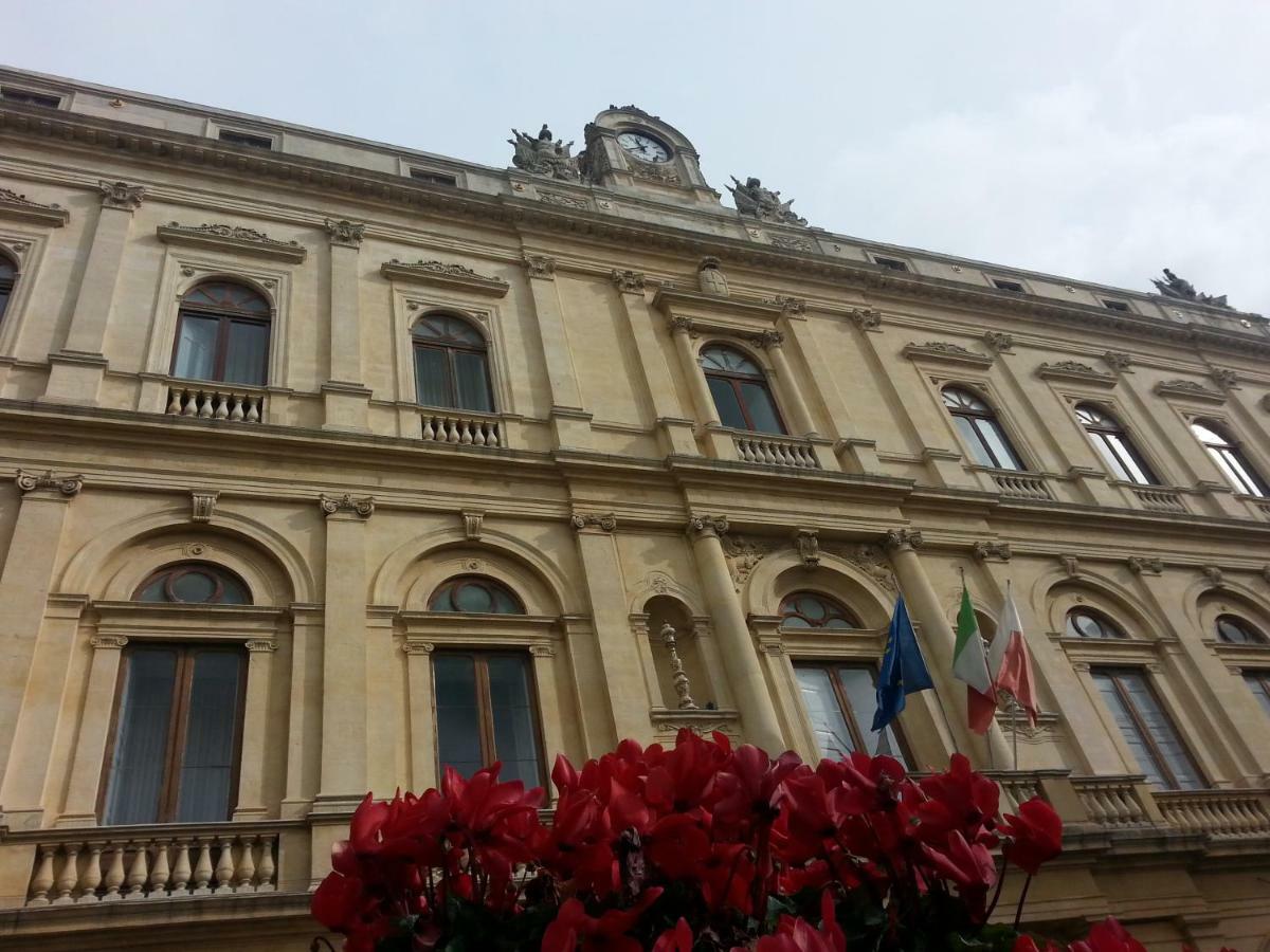 Appartamento Liz House Caltagirone Esterno foto
